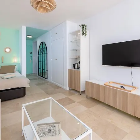 En Front De Apartment Marbella