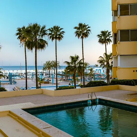 Apartment En Front De *