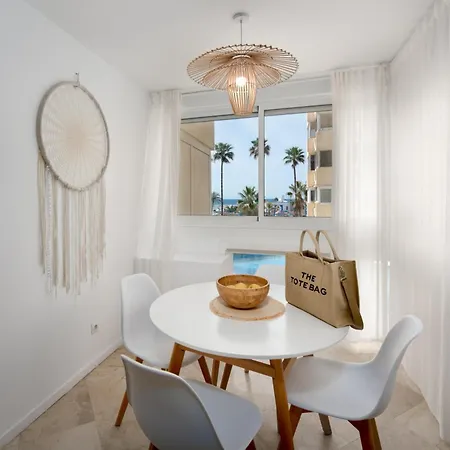 En Front De Marbella